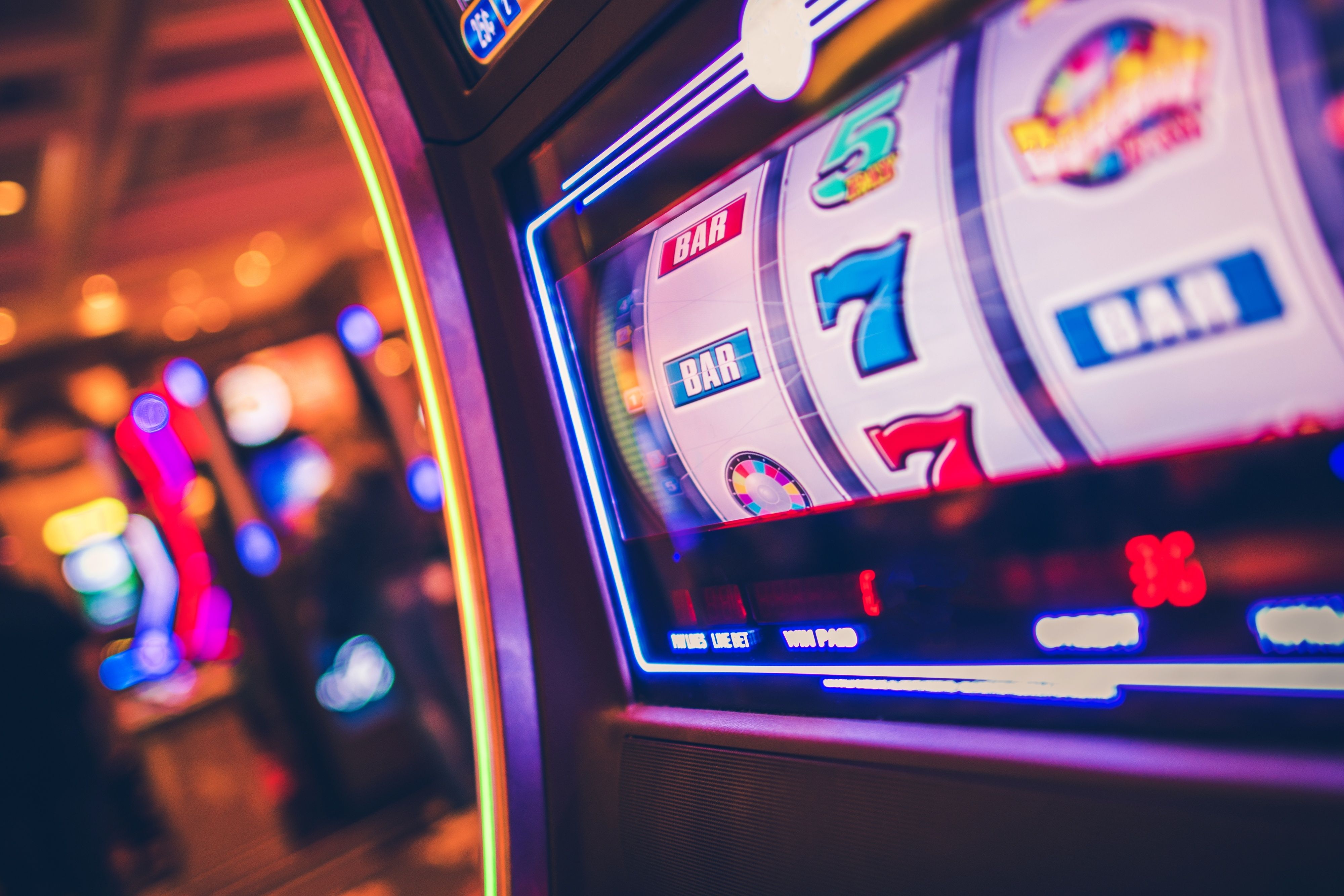 srikandi 189 platform interface showing live casino and sportsbook sections